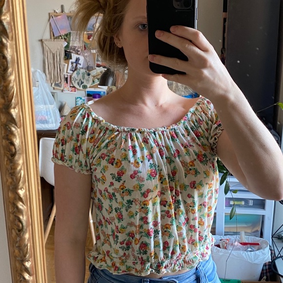 Floral Cropped Tshirt - Picture 2 of 2